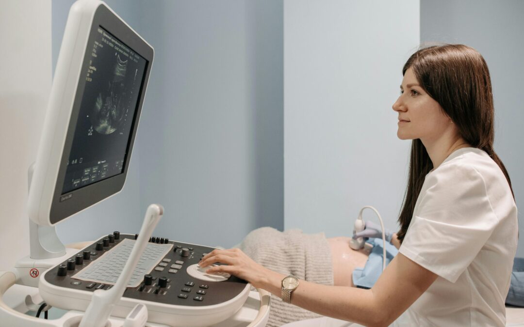 Why Is an Ultrasound Needed for Abdominal Pain? What Doctors Look For